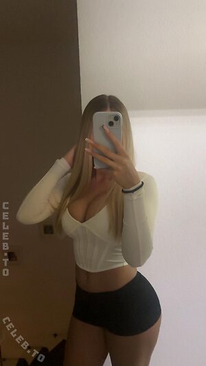 02.queenice Nude Leaked Photo #9