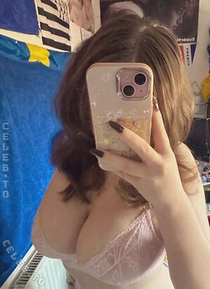 1nsah3 Nude Leaked Photo #23
