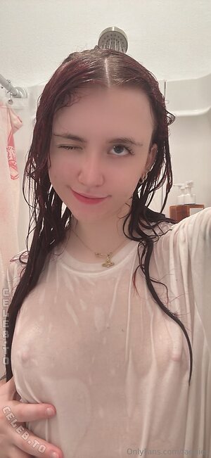 222GenTle Nude Leaked Photo #4