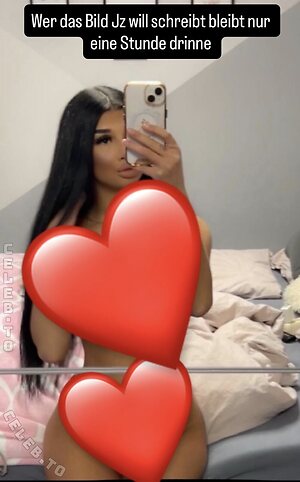 28.leyla Nude Leaked Photo #2