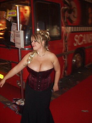 38G Chrissi Nude Leaked Photo #17