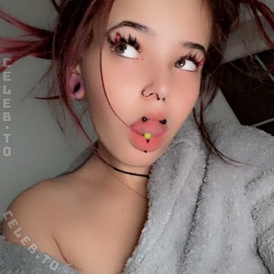 666lina420 (666lina420 / _4lega2lizei0t_ / 420Lina666 / LunaLoves420 / sarah.yolostar / xxlina666 / profile/666lina420) Nude Leaked Photo #1