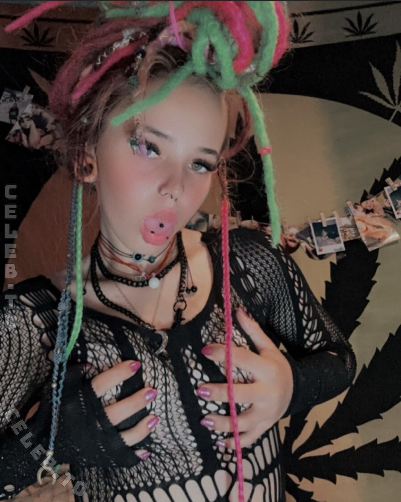 666lina420 (666lina420 / _4lega2lizei0t_ / 420Lina666 / LunaLoves420 / sarah.yolostar / xxlina666 / profile/666lina420) Nude Leaked Photo #6