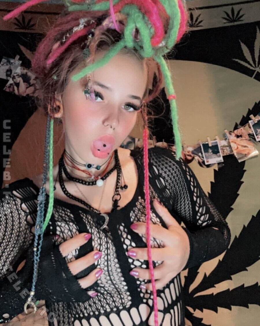 666lina420 (666lina420 / _4lega2lizei0t_ / 420Lina666 / LunaLoves420 / sarah.yolostar / xxlina666 / profile/666lina420) Nude Leaked Photo #9