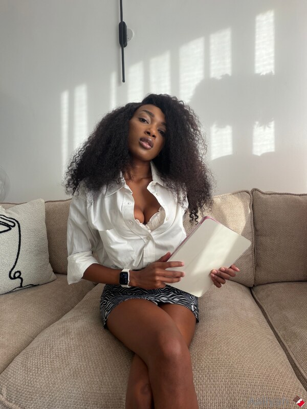Aaliyah King leaked photo #5