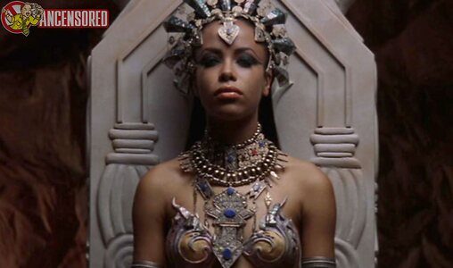 Aaliyah leaked photo #3