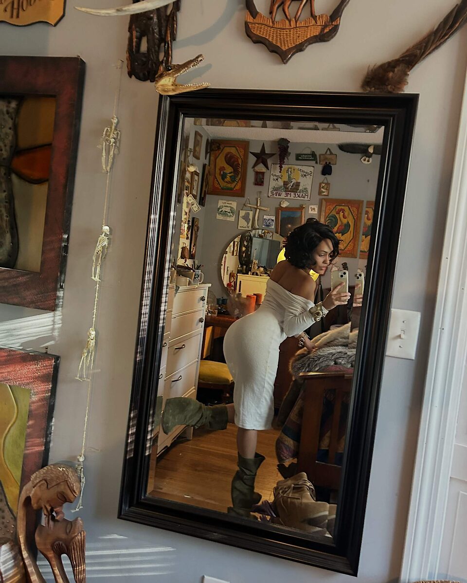 Aaliyeezy leaked photo #1