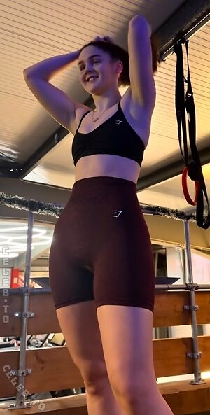 Abbi Pulling Nude Leaked Photo #3