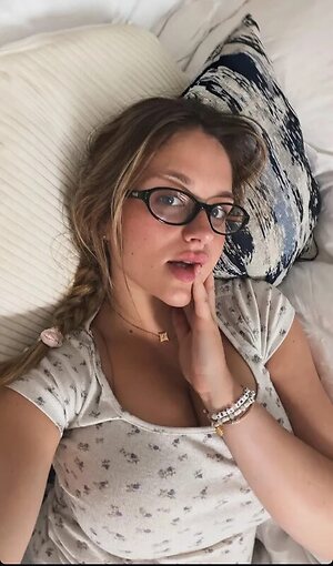 Abby Huxley leaked photo #3