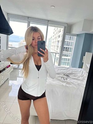 Abigail Lutz Nude Leaked Photo #38