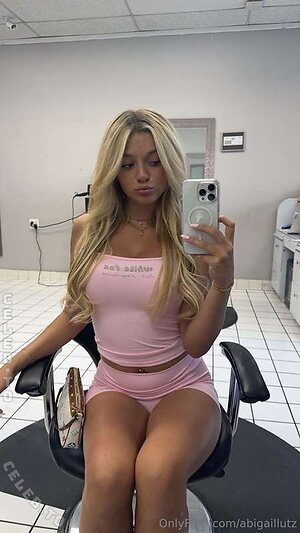 Abigail Lutz photo