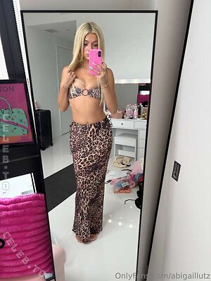Abigail Lutz Nude Leaked Photo #306