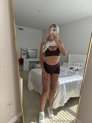 Abigail Lutz Nude Leaked Photo #377