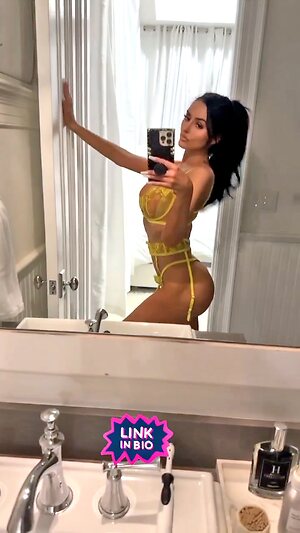 Abigail Ratchford Hot Nude Leaked Photo #7