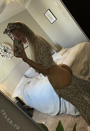 Abigail White Nude Leaked Photo #9
