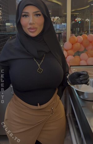 abir.zrk Nude Leaked Photo #5