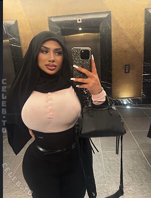 abir.zrk Nude Leaked Photo #8