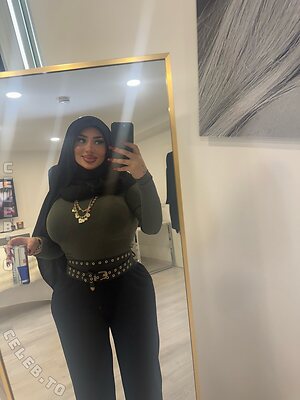 abir.zrk Nude Leaked Photo #20