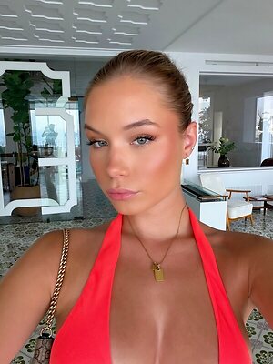 actuallyyhelen leaked photos