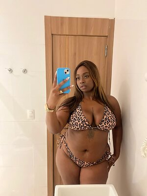 Adaobi Chaves leaked photo #5