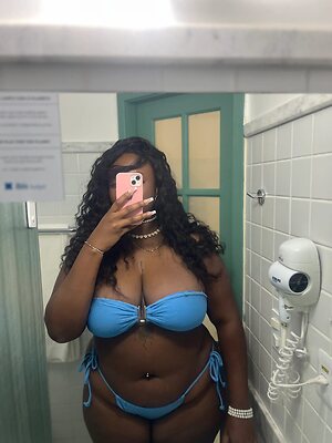 Adaobi Chaves leaked photo #6
