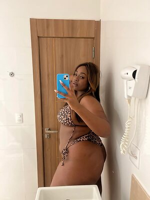 Adaobi Chaves leaked photo #8