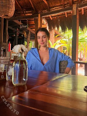 Adelaide Kane photo