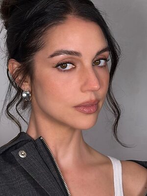Adelaide Kane