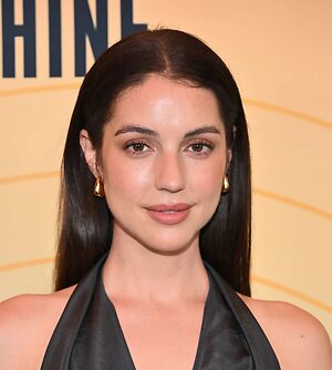 Adelaide Kane leaked photo #99