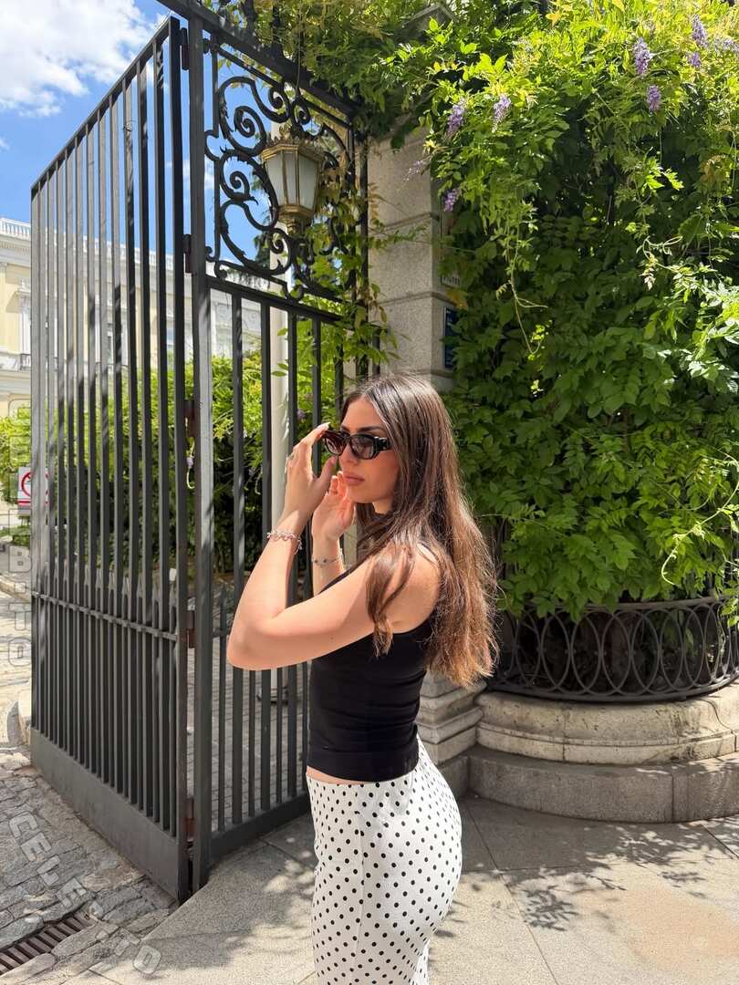 Adelina Noellee photo