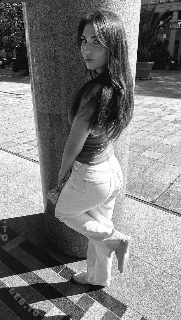 Adelina Noellee photo