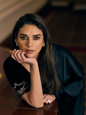 Aditi Rao Hydari Nude Leaked Photo #2