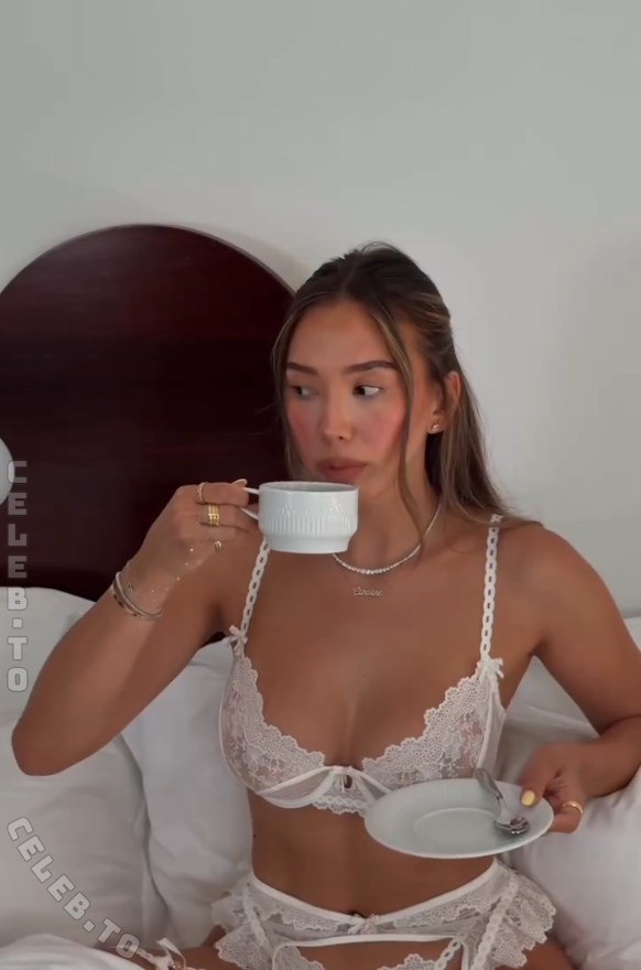 Adorable Caro photo