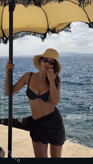 Adorable Caro photo