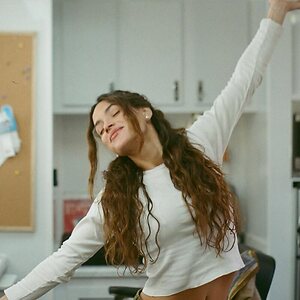 Adria Arjona