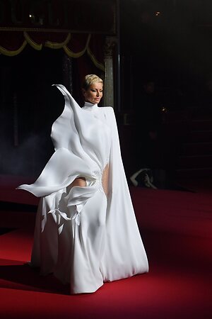Adriana Karembeu leaked photo #13