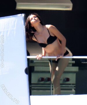 Adriana Lima Nude Leaked Photo #14