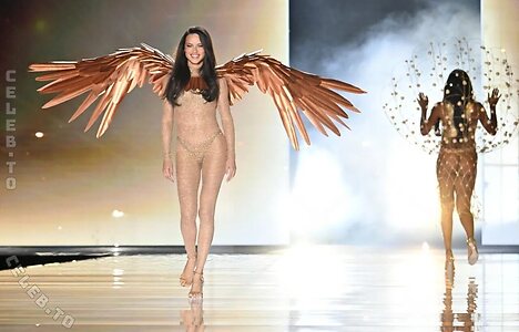 Adriana Lima leaked photo #74
