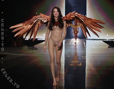 Adriana Lima leaked photo #79