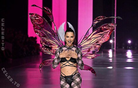 Adriana Lima leaked photo #89