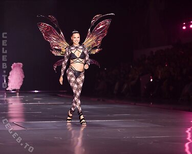 Adriana Lima leaked photo #95