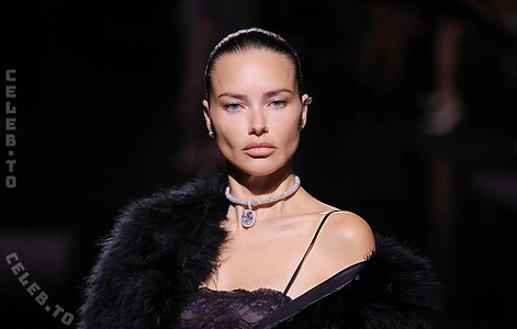 Adriana Lima leaked photo #222
