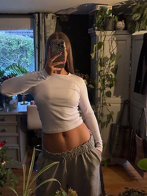 Aechisholm24_ leaked photo #6