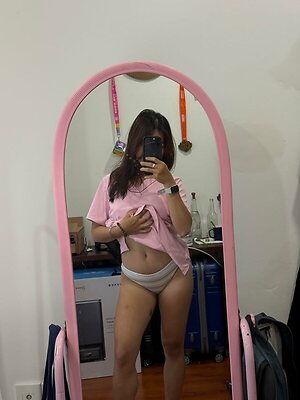 Ahnparker leaked photo #9