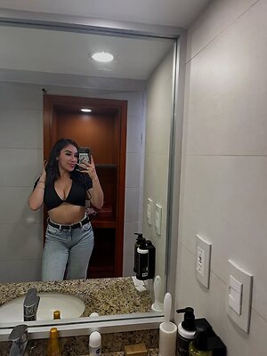 Ahtzirimx leaked photo #7