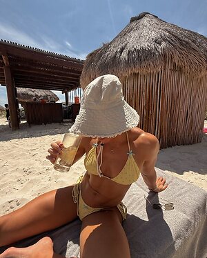 Aimee Cringle leaked photo #14