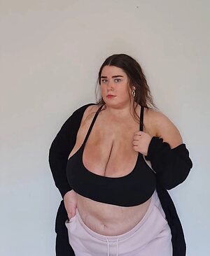 Aimee T's leaked photo #6