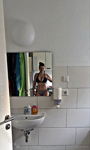 Aische Pervers Nude Leaked Photo #39