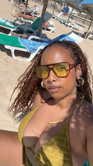 Aisha leaked photo #24