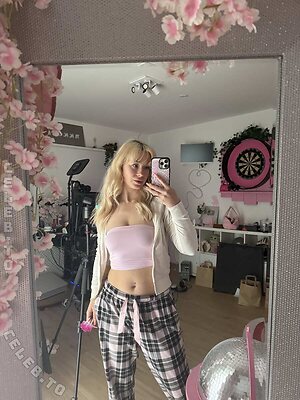 Akkcess Nude Leaked Photo #13